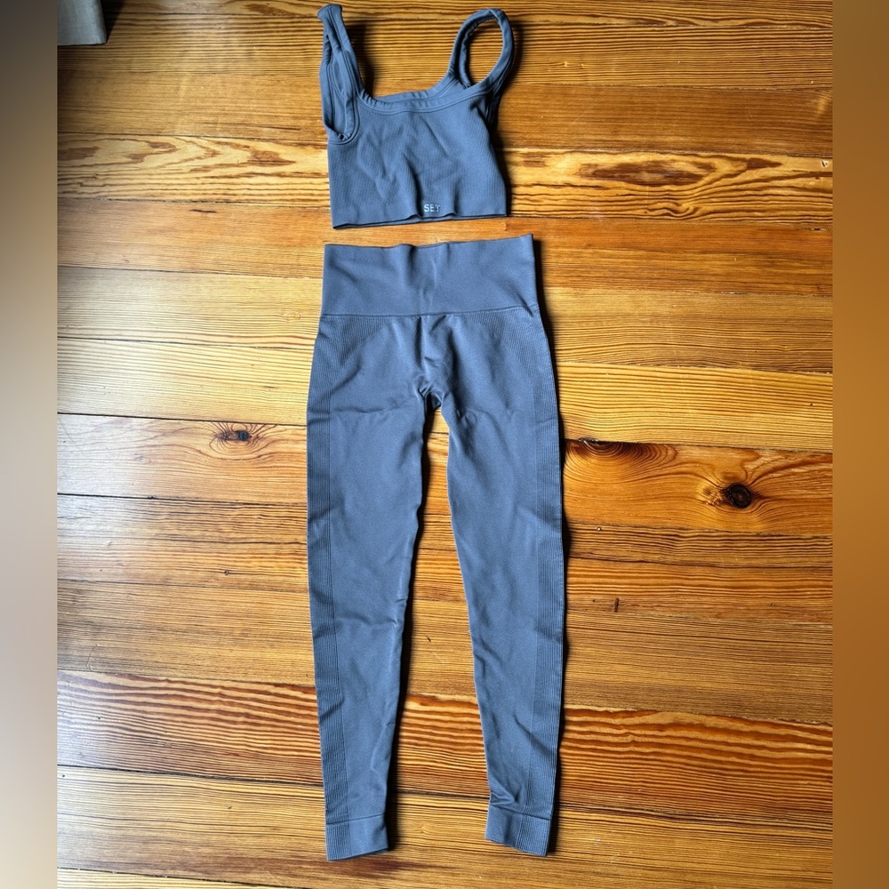 Set Active tank and leggings